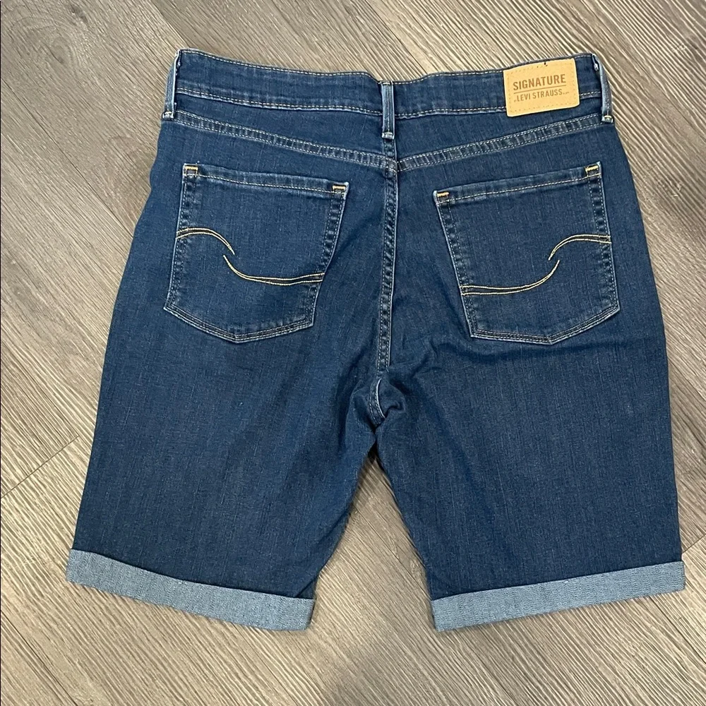 Size 10 Signature by Levi Strauss Dark Blue Bermuda Jean Shorts - Picture 5 of 7